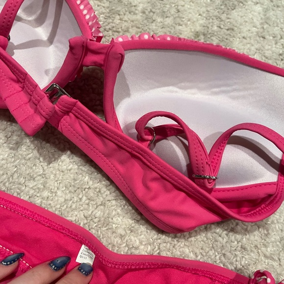 Older target bikini - Picture 2 of 2